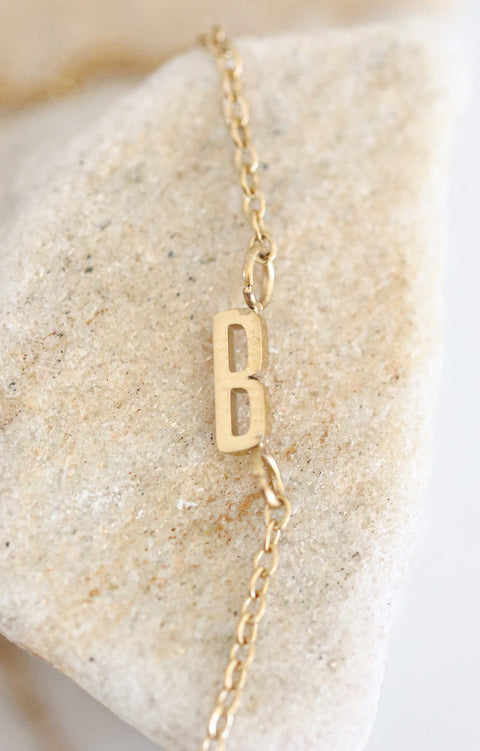Collana lettera B