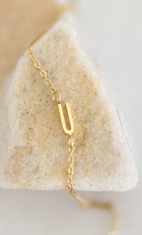 Collana lettera U