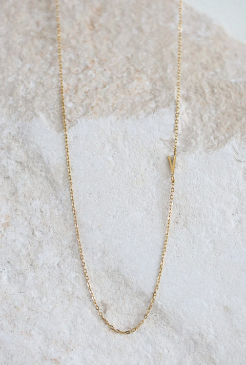Collana lettera V